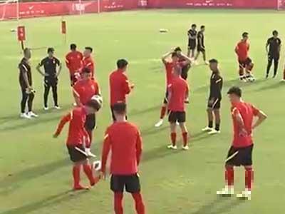 李铁：国家队首先考虑成绩，而不是首先考虑培养年轻球员