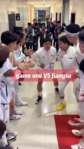 新疆VS江苏赛前动员 网友：赵睿差点喊出let&rsquo;s go tigers😂